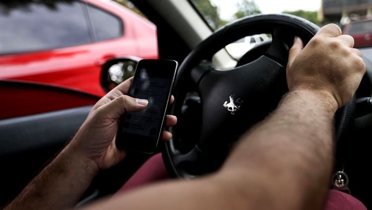 TRÂNSITO: Multas por uso de celular ao volante crescem 33% em 2018