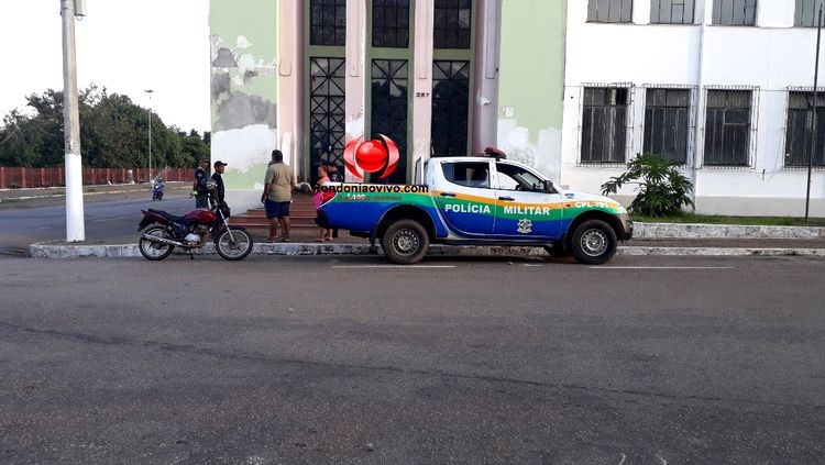 Homem é encontrado morto no antigo prédio do relógio no Centro