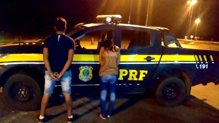 TRÁFICO: Casal é preso em ônibus transportando 1 kg de cocaína