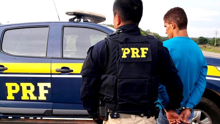 ÉGIDE: Em operação na fronteira, PRF prende homem por tráfico de drogas