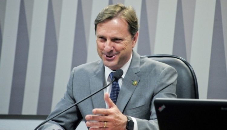 STF AUTORIZA SENADOR ACIR GURGAZC A EXERCER MANDATO DURANTE O DIA