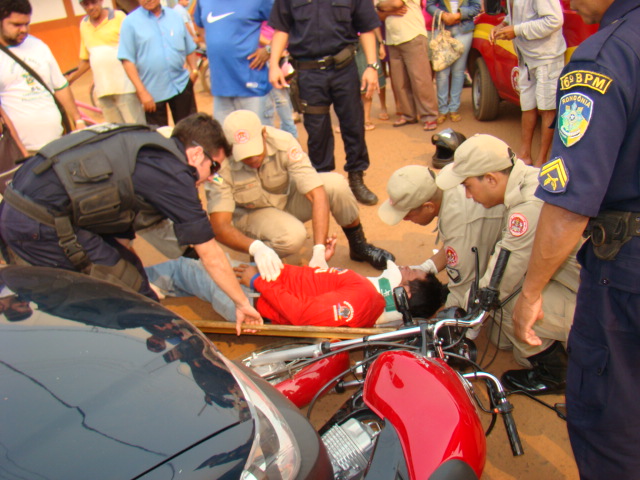 Motociclista é atropelado na Avenida Princesa Isabel por Fiat Strada