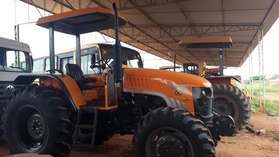 VEREADOR MAIS ATUANTE DO PODER LEGISLATIVO CONSEGUE TRATOR COM IMPLEMENTOS PARA ATENDER ASSOCIAÇÃO RURAL