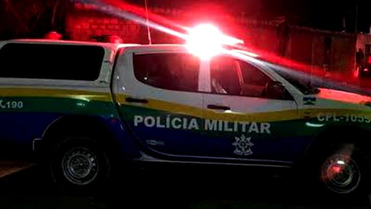 Ex-marido tenta matar mulher a facadas e ataca equipe da PM