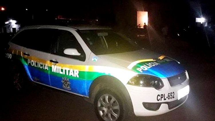DISPUTA: Cliente tenta matar namorado de dona de bar a facadas