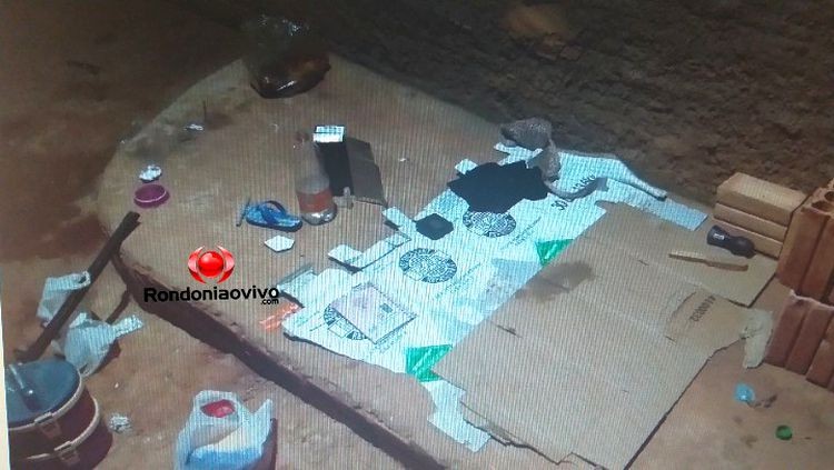 Mãe suspeita de usar droga na frente do filho de dois anos é presa em terreno baldio