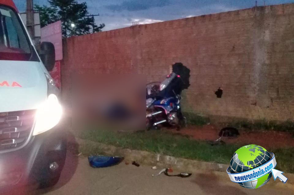 MOTOCICLISTA PASSA DIRETO EM CURVA E MORRE AO COLIDIR EM MURO