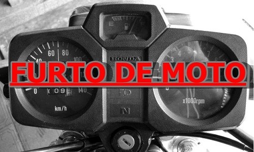 Motocicleta zerada é furtada em frente a clube de Guajará-Mirim-RO.