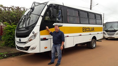 Dr. Neidson acompanha entrega de micro-ônibus para Associação Pestalozzi de Guajará-Mirim