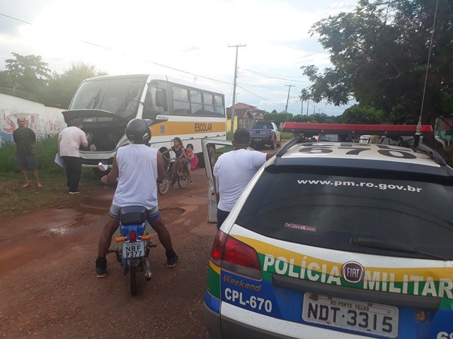 VÍDEO: Principio de incêndio no ônibus da Pestalozzi em Guajará-Mirim-RO.