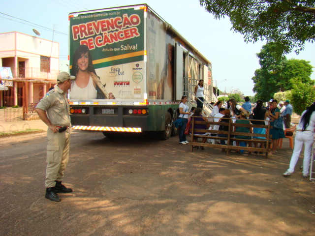 Carreta do Hospital do Câncer de Barretos atende em Guajará-Mirim