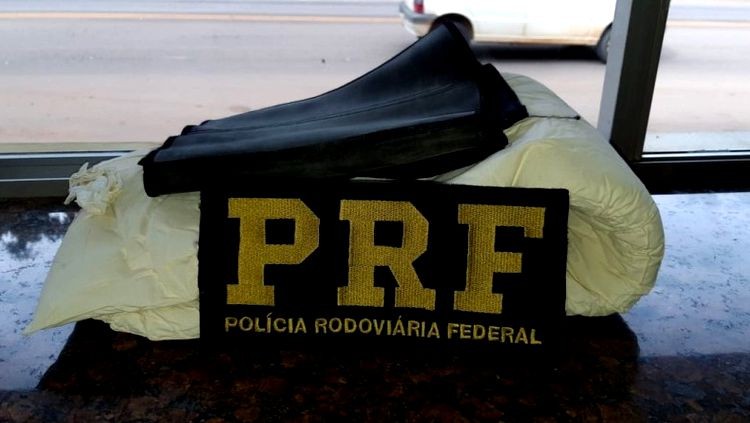 PRF prende passageira de ônibus por tráfico de drogas