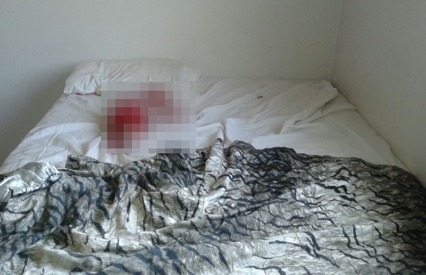 MÃE ENCONTRA FILHA DE 10 ANOS MORTA EM CIMA DE CAMA.