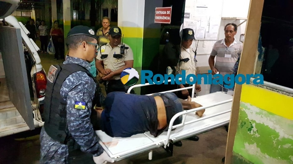 BANDIDOS QUE SE EXIBIAM COM ARMAS SÃO DESCOBERTOS: UM É BALEADO E O OUTRO PRESO.