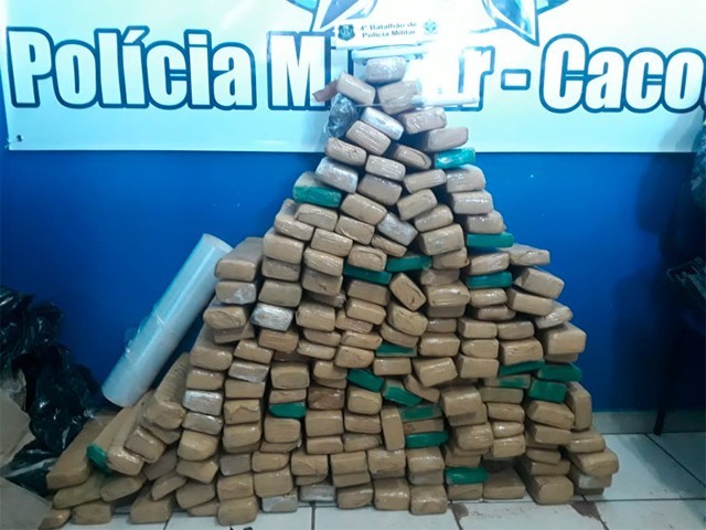 PM e Civil apreendem quase 150 kg de maconha em Cacoal
