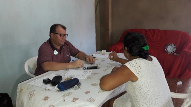 DEPUTADO DR NEIDSON PARTICIPA DE AÇÃO SOCIAL NO BAIRRO SANTA LUZIA