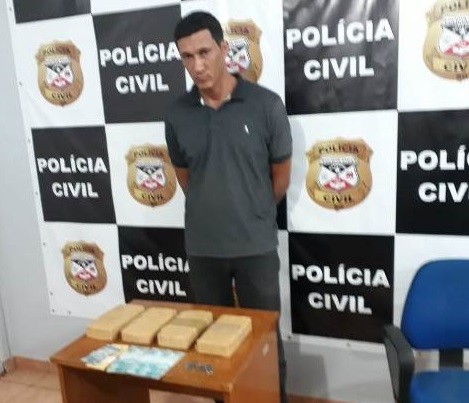 SEVIC/PC prende morador de Ariquemes que foi flagranteado por Tráfico Internacional de Drogas em Guajará-Mirim-RO.