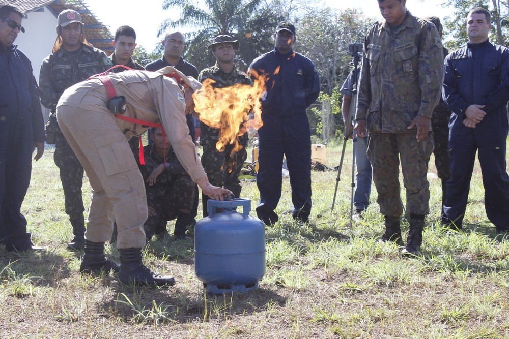 Militares das Forças Armadas participam de curso de brigada na fronteira com a Bolívia