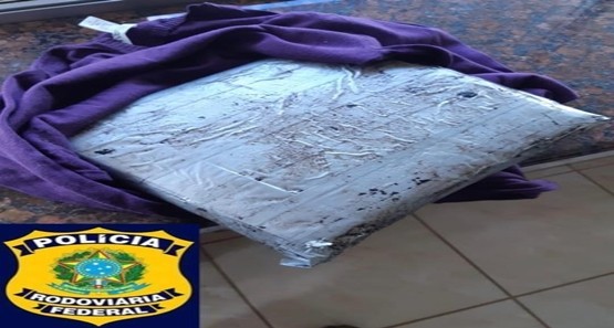 PRF prende boliviana com 5 quilos de cocaína em RO