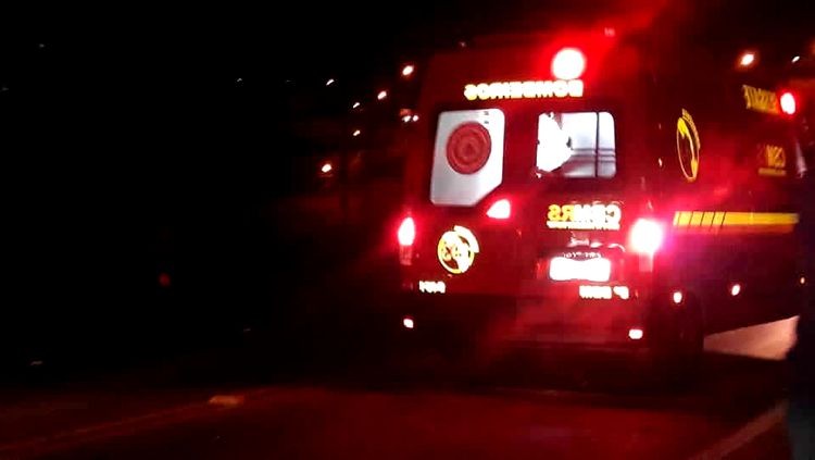 ATENTADO:Homem é atacado com tiro e paulada na cabeça após transitar em rua escura