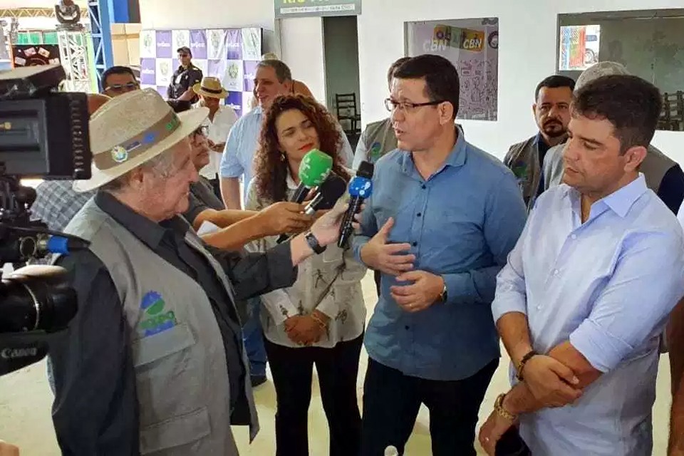 Governador Coronel Marcos Rocha denuncia saída ilegal de ouro e diamante do estado de Rondônia
