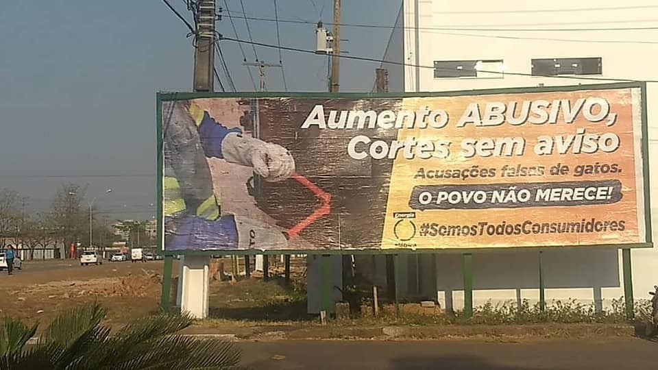PROTESTO: Campanha contra abuso na conta de luz é espalha da em outdoors na capital