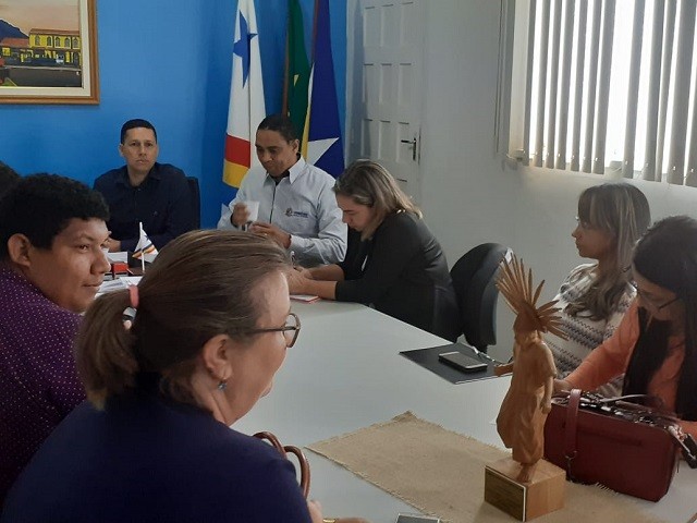 REUNIÃO ARTICULADA PELO DEPUTADO DR. NEIDSON TRAÇA METAS PARA RESGATAR O DUELO NA FRONTEIRA E A CULTURA DA REGIÃO