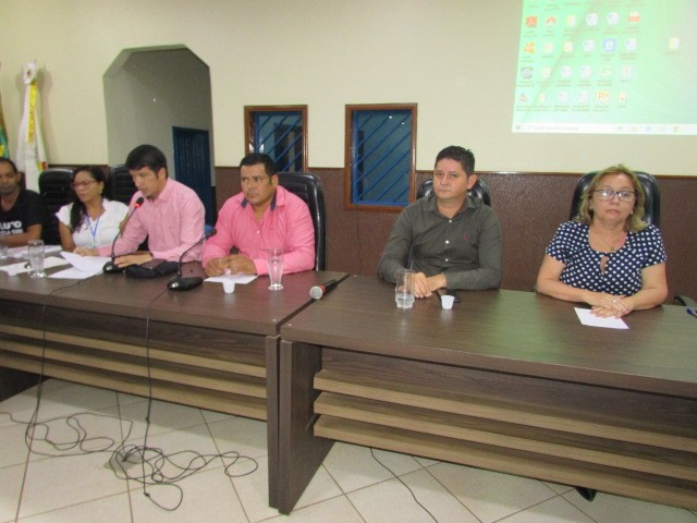 AUTORIDADES E SERVIDORES DISCUTEM EM AUDÊNCIA PÚBLICA OS PROBLEMAS DA SAÚDE EM GUAJARÁ-MIRIM