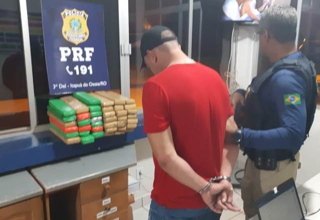 Homem é preso pela PRF com 40 quilos de maconha na BR 364