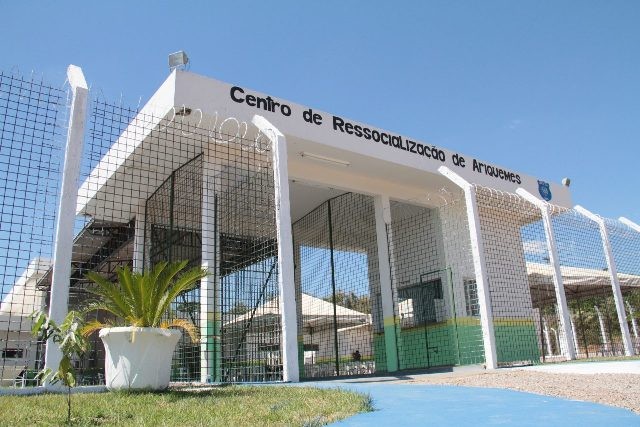 Sete presos cavam buraco e fogem do Presídio através do túnel