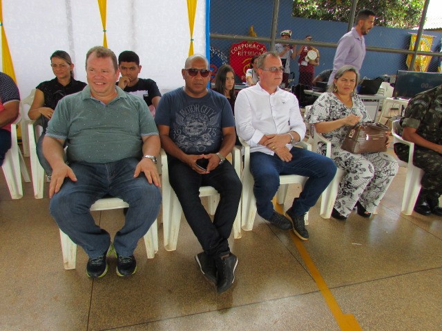 DEPUTADO NEIDSON SOARES PRESTIGIA CONCURSO DE BANDAS E FANFARRAS