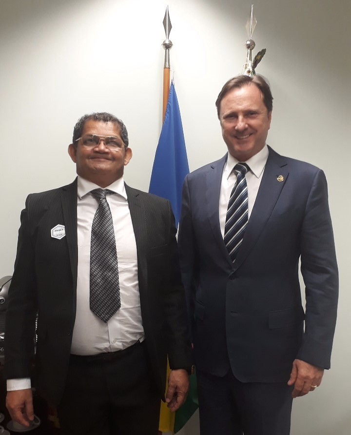VEREADOR AUGUSTINHO CONSEGUE ATRAVÉS DO SENADOR ACIR UMA VERBA DE 300 MIL