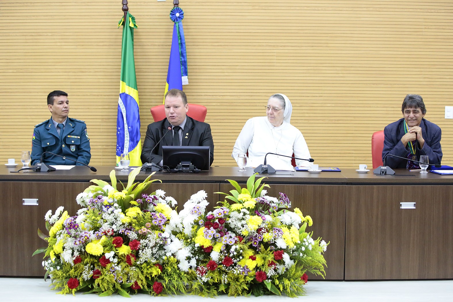 Assembleia entrega Voto de Louvor, Medalha de Honra ao Mérito e Título de Cidadão Honorífico a personalidades de Rondônia