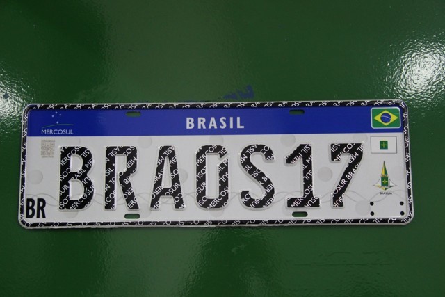 Detran anuncia que nova placa de identificação veicular será implantada em dezembro