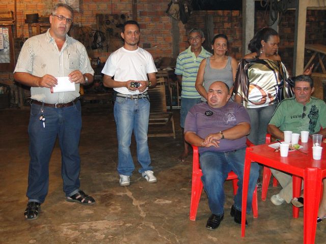 Candidato a deputado estadual, Brito do Incra, agradece votos recebidos em Guajará-Mirim durante a eleição.