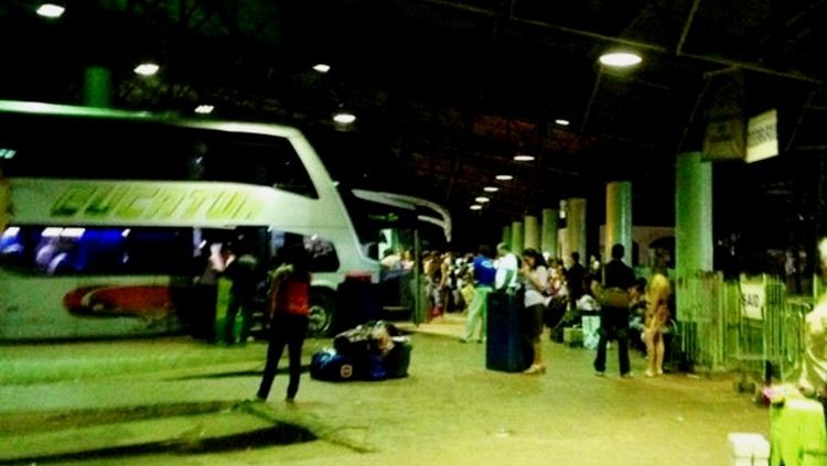 TARADO: Passageiro é preso por beijar e acariciar mulher que dormia em viagem na BR-364
