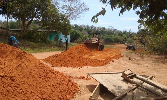 APÓS RECLAMAÇÕES DA COMUNIDADE, COMEÇAM OS TRABALHOS DE LIMPEZA EM SURPRESA.