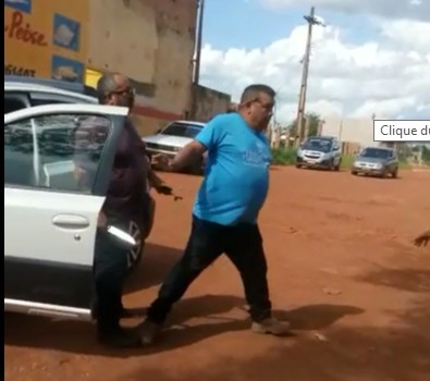 VÍDEO: DISCUSSÃO ENVOLVENDO O SECRETÁRIO DE OBRAS DE GUAJARÁ-MIRIM QUASE ACABA EM FACADA