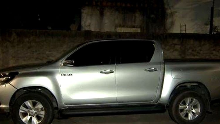 HILUX: Vítima é rendida por bandido embaixo do viaduto e tem caminhonete roubada