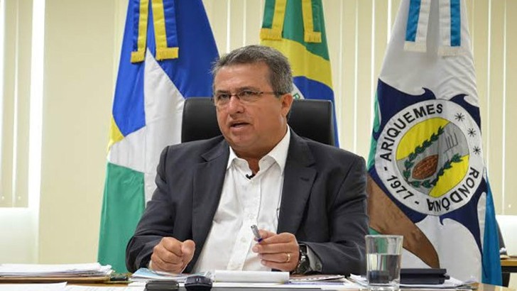 Ex-prefeito Lorival Amorim é condenado por utilização indevida de dinheiro público para autopromoção