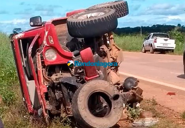 Duas crianças morrem em acidente na BR-364; motorista fugiu