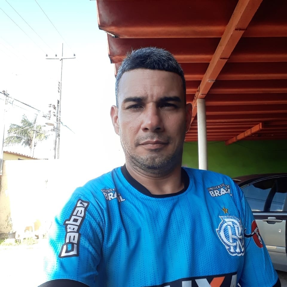Homem é encontrado morto nos fundos de igreja