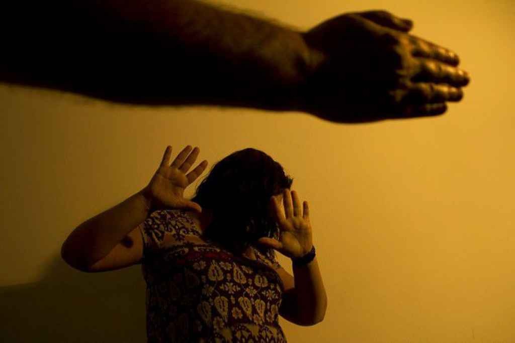 Marido enciumado dá murro e pontapés na esposa em Guajará-Mirim, RO.