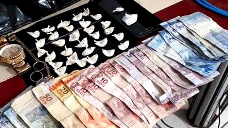 NÃO COLOU: Suspeito de tráfico finge que está dormindo, mas é preso dentro de hotel