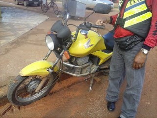 Moto taxista diz que mulher fechou acordo depois de acidente e quando viu o valor disse que não tinha dinheiro