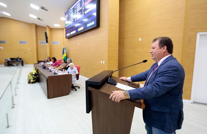Dr. Neidson comanda Sessão Solene em homenagem ao Dia Internacional da Mulher