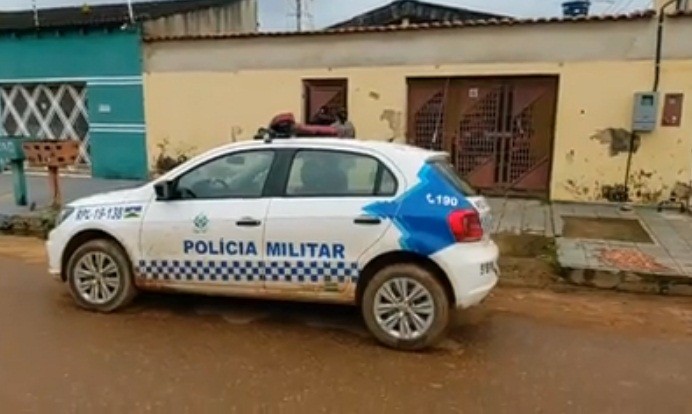Travesti é encontra morta em cima de cama em Porto Velho