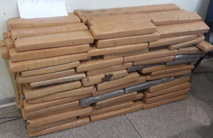 Polícia Civil prende casal de traficantes com mais de 200 kg de maconha