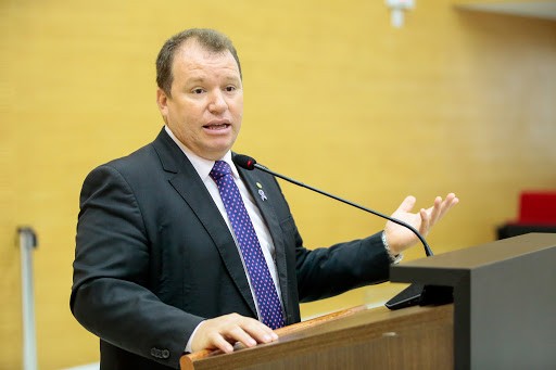 Dr. Neidson sugere concessão de gratificação temporária a servidores da saúde atuando no enfrentamento à pandemia gerada pelo novo coronavírus