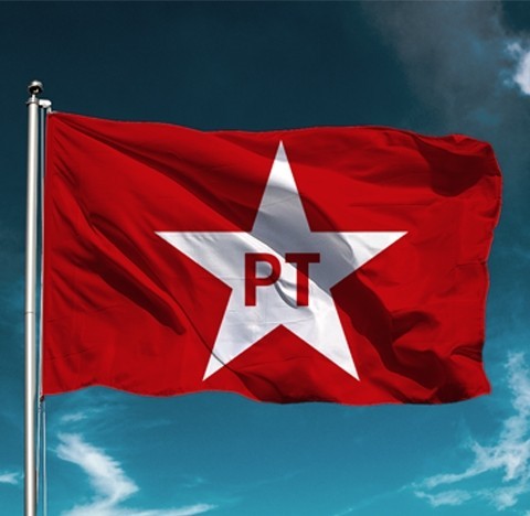 Procuradoria é favorável à ação para cancelar registro do PT